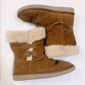 Koolaburra Ugg Fuzzy Ugg Boots Chestnut Uggs Winter Buckles Brown size 8 Suede